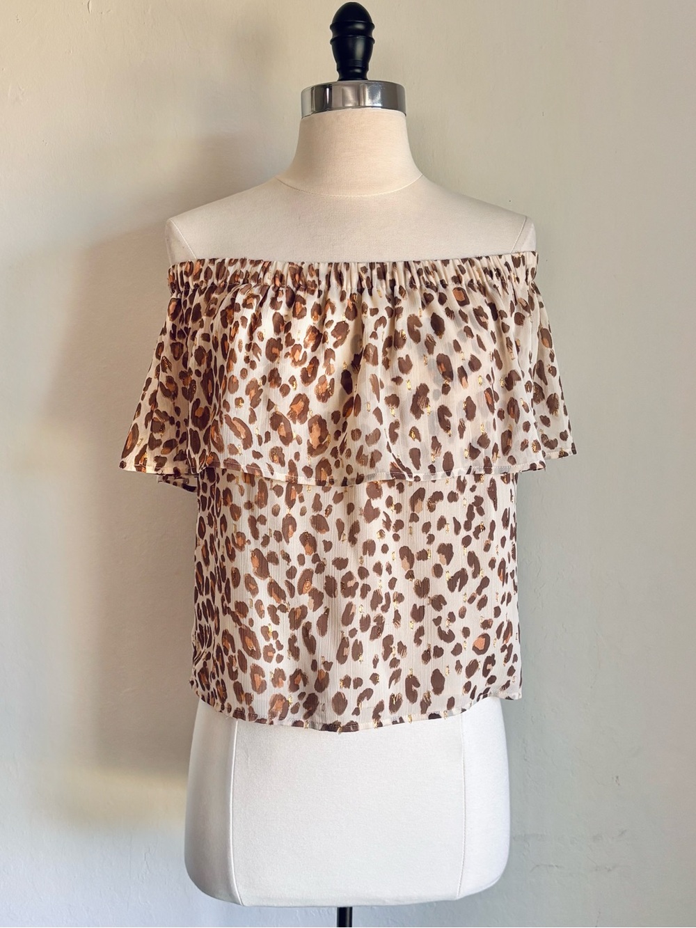 Express Off-Shoulder Leopard Print Ruffle Crop Top - Cream & Brown